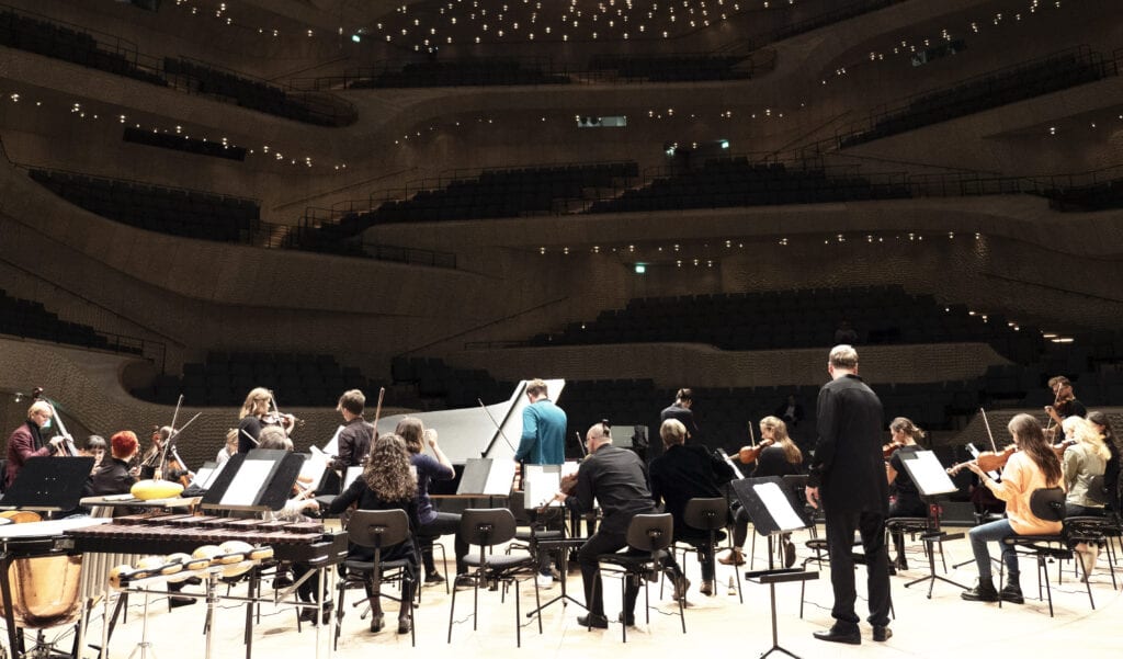 Gidon Kremer and Kremerata Baltica Perform Two Concerts at the Elbphilharmonie Hamburg with the Music by Mieczysław Weinberg